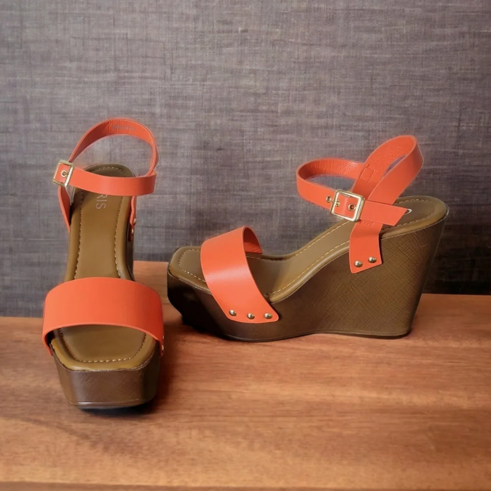 Shoes - Picture 3 of 4